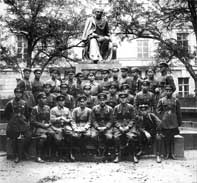 Борисоглебско-Ленинградская кавалерийская школа. П. Батицкий первый справа в ряду сидящих