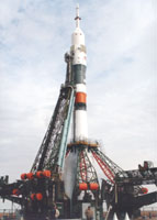 Заключительный этап предстартовой подготовки ракеты-носителя с космическим кораблем типа ''Союз''